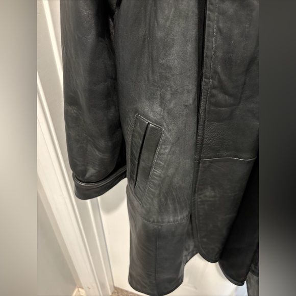 Yudofsky Furriers Leather Coat - Picture 12 of 12